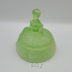 1930s RAMSES Paris Crinoline Girl Powder Jar Uranium Glass Powder Jar, Uranium Satin Finish