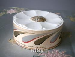1940s Yardley Bee Complexion Powder Box Face Powder Box Vintage 40s Vanity Storage