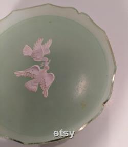 AVON Plastic Green Empty Rapture Beauty Dust Powder Box White Doves Made in USA