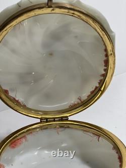 Antique Victorian Wavecrest Swirl Hinged Enameled Glass Powder Box 7in X 4in