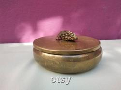 Antique brass grapes box Lidded bunch of grapes box Trinket box Powder box Jewelry box Decoration box New traditionalist Grandmillennial