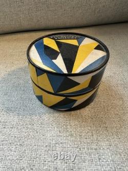 Art Deco Cosmetics Denton's Products inc New York Magnesia Face powder Round Box