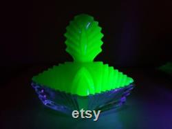 Beautiful Vintage New Martinsville Jadeite Jadite Glass Vanity Puff Box Powder Jade-ite Uranium Hard to Find