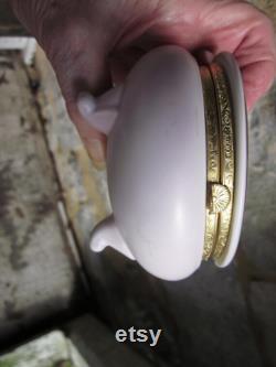 Courtship powder dresser box