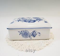 Elizabeth Arden Blue Grass Powder Box, Porcelain Blue and White Powder Box, Vanity Dish, Dresser Set, Budoir Dish, Treasurse by the Gulf