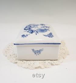 Elizabeth Arden Blue Grass Powder Box, Porcelain Blue and White Powder Box, Vanity Dish, Dresser Set, Budoir Dish, Treasurse by the Gulf