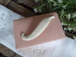 Elizabeth Arden Dresser Box Rose Orient , White Feather on Dusty Rose Pink Porcelain Box Mid Century Crownford China Dresser Box, Vanity