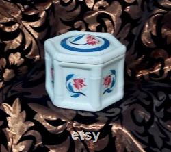 Elizabeth Arden vintage oriental bamboo porcelain powder jar, dressing table jar, stash box