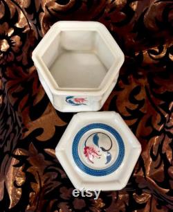 Elizabeth Arden vintage oriental bamboo porcelain powder jar, dressing table jar, stash box