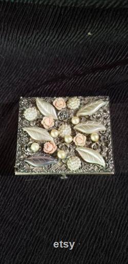 FREE SHIPPING Vtg Silver Metal Dorset 5th Avenue Floral Leaf Designs Mirror Powder Compact