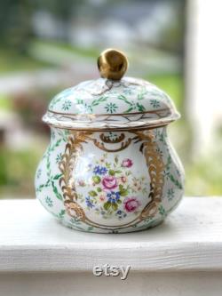 Floral trinket box Chinoiserie lidded jar Southern Style Grandmillenial Granny chic floral powder jar Famille Rose