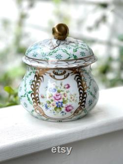 Floral trinket box Chinoiserie lidded jar Southern Style Grandmillenial Granny chic floral powder jar Famille Rose