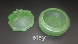 Green Satin Kissing Elephants Powder Jar Dish by L.E. Smith Depression Glass HTF