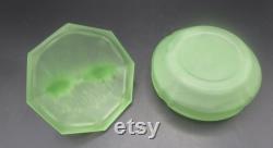 Green Satin Kissing Elephants Powder Jar Dish by L.E. Smith Depression Glass HTF