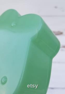 Jadeite Green PLASTIC Butterfly Trinket Box- Vintage Jadite Green Butterfly Shaped Jewelry Storage Box