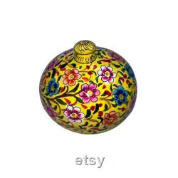 Kashmiri hand-painted papier-mâché powder box