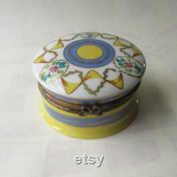 Limoges France Vintage Victorian Porcelain Dresser Jar Powder Vanity Box