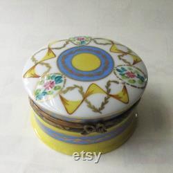 Limoges France Vintage Victorian Porcelain Dresser Jar Powder Vanity Box
