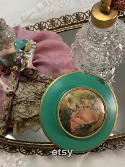 Lovely Vintage Green Gold French Powder Tin withCharming Ladies