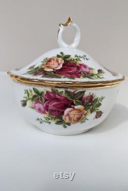 Royal Albert Powder Pot with Lid, Old Country Roses, 1970s Fine Bone China, Red Roses, Lidded Trinket Box, Vintage Tea Set, First Quality