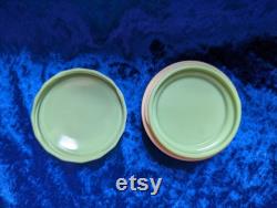 Vintage 1930s 'Chic-Pak' Powder Puff Green Plastic (Bakelite )