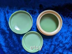 Vintage 1930s 'Chic-Pak' Powder Puff Green Plastic (Bakelite )