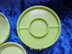 Vintage 1930s 'Chic-Pak' Powder Puff Green Plastic (Bakelite )