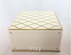 Vintage 1950s square face powder box by Guerlain Visage de Nuée