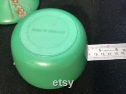 Vintage Art Deco Bakelite Powder Boxes Red and Green Pair