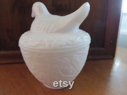 Vintage Bird on Nest Avon Powder Box From 1960's 1970's White Milk Glass Hen or Dove on Nest Candy Dish Trinket Box 1043