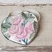 Vintage Ceramic Macau Heart Shaped Trinket Box Pink Rose Chinoiserie Trinket Keeper Dressing Table Treasure Holder Vanity Jewelry Dish withLid