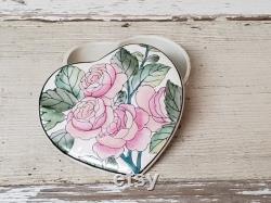 Vintage Ceramic Macau Heart Shaped Trinket Box Pink Rose Chinoiserie Trinket Keeper Dressing Table Treasure Holder Vanity Jewelry Dish withLid