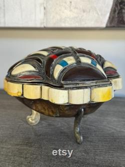 Vintage Clamshell shaped footed Leather lined keepsake box 7 x5 x6