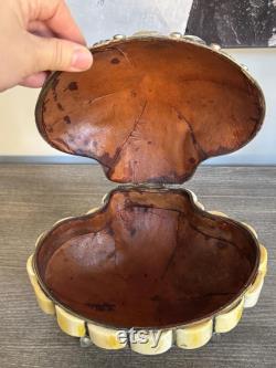 Vintage Clamshell shaped footed Leather lined keepsake box 7 x5 x6
