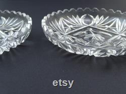 Vintage Cut Crystal Glass Vanity Round Powder Box with Flower Pattern, Retro Bonbonniere in Clear Lead Glass, Boudoir Grannycore Accessory