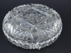 Vintage Cut Crystal Glass Vanity Round Powder Box with Flower Pattern, Retro Bonbonniere in Clear Lead Glass, Boudoir Grannycore Accessory