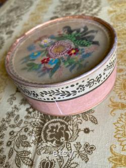 Vintage Elizabeth Arden Powder Box