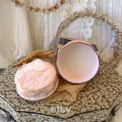 Vintage Full Rare Made in Greece Powder Box, Vintage Collectible Powder Box, Vintage Powder Box, Mid Century Cosmetics,Vintage Make up