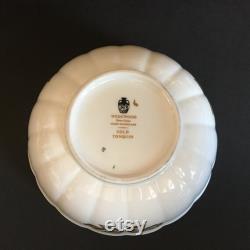 Vintage Gold Tonquin Wedgwood porcelain trinket powder bowl with lid