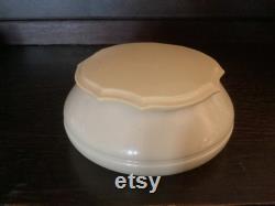 Vintage Ivory DU BARRY PYRALIN Powder Trinket Jar 1950 s Scalloped Lid Pyralin