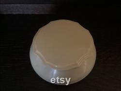 Vintage Ivory DU BARRY PYRALIN Powder Trinket Jar 1950 s Scalloped Lid Pyralin