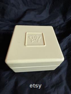 Vintage NEW boxed unopened Jean Nate Perfumed Body Powder Puff 6 oz Made in USA