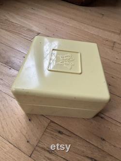 Vintage NEW boxed unopened Jean Nate Perfumed Body Powder Puff 6 oz Made in USA