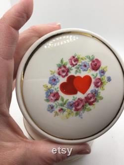 Vintage Sadler trinket powder Box with Lid Heart design
