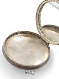 Vintage Silver plated Round Powder Puff Box (No Powder Or Puff) Powder Box VTG Compact body powder box. Vintage face powder box