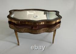 Vintage Volupte Petite Boudoir Vanity Powder Compact