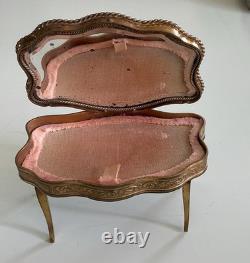 Vintage Volupte Petite Boudoir Vanity Powder Compact