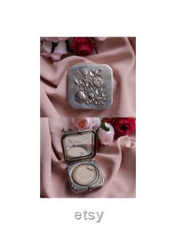 Vintage compact powder with voluminous roses Brass powder box Cupronickel compact powder USSR Soviet powder box Women's accessory