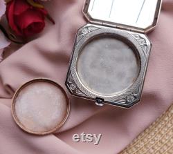 Vintage compact powder with voluminous roses Brass powder box Cupronickel compact powder USSR Soviet powder box Women's accessory