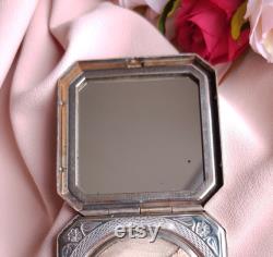 Vintage compact powder with voluminous roses Brass powder box Cupronickel compact powder USSR Soviet powder box Women's accessory